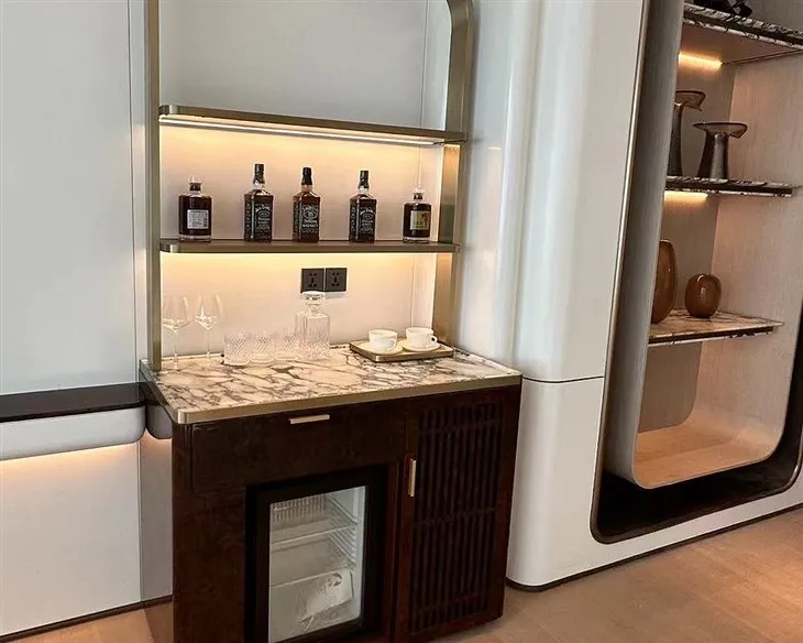 होटल मिनी बार क्याबिनेट